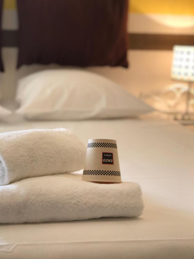 Enzo Hotels Neufchateau By Kyriad Direct Екстериор снимка